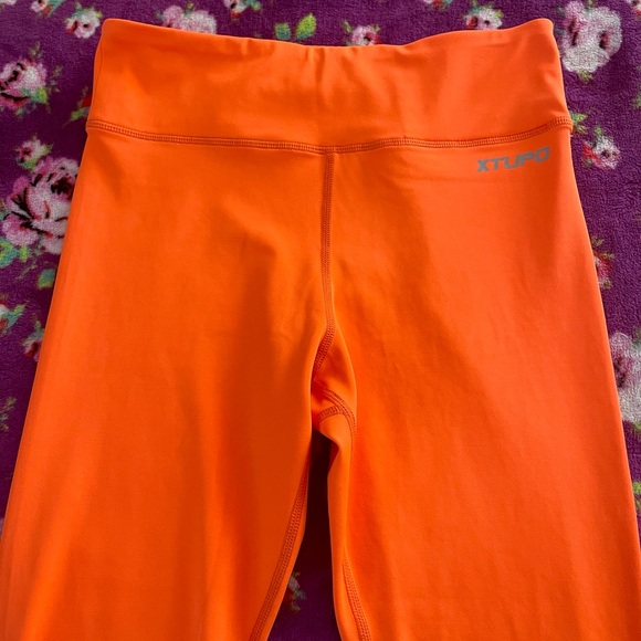 XTUPO - Orange Capri Workout Leggings UPF 50+ - Picture 6 of 7